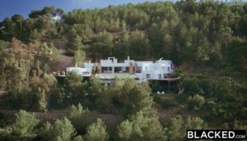 Her ass went viral at work